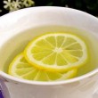 Ini Manfaat Minum Air Lemon Hangat Pagi Hari